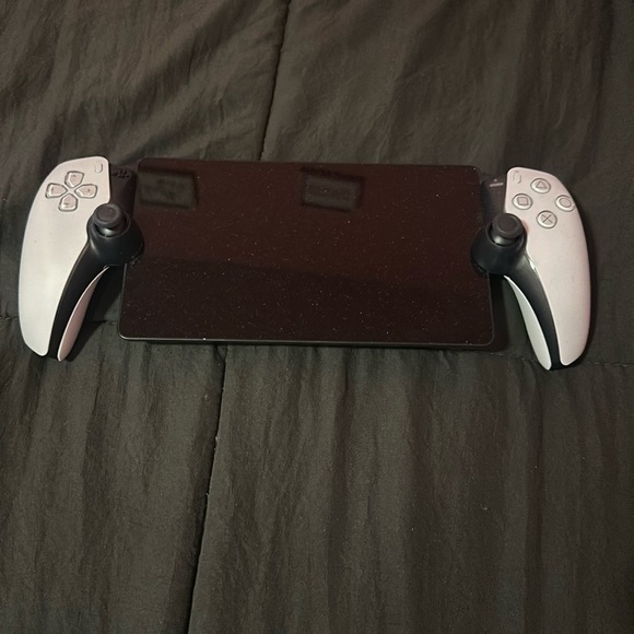 SONY PLAYSTATION PORTAL
USED ONCE - Picture 1 of 4